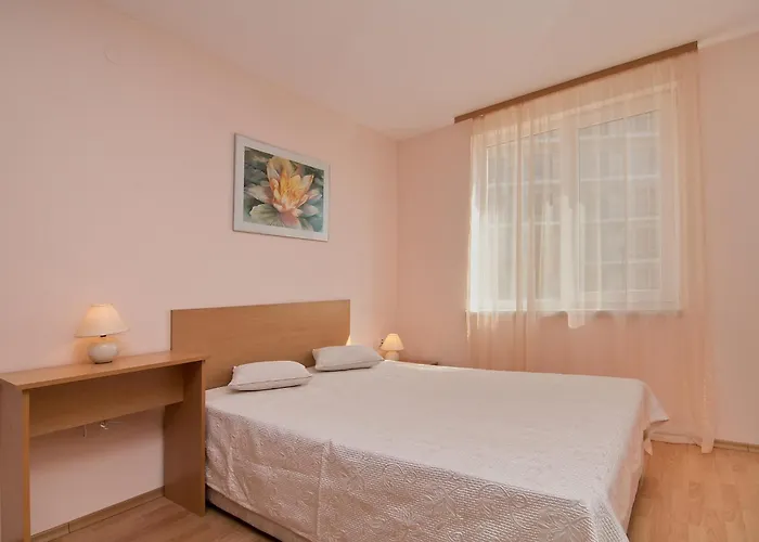 Marina And Panorama 圣弗拉斯