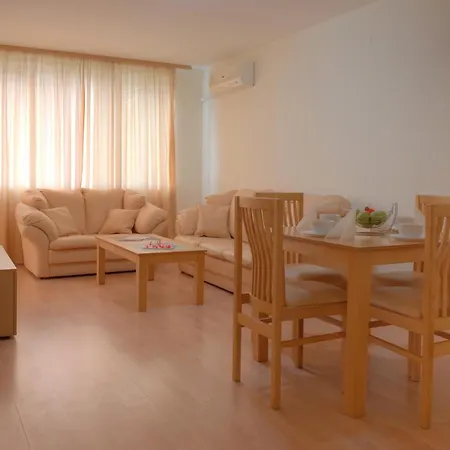 Marina And Panorama מלון דירות